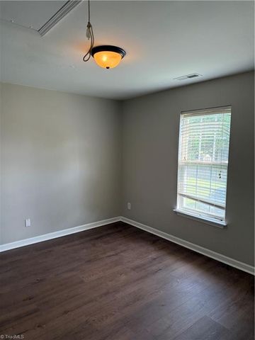 157 Dunbarton Court, Winston-salem, NC 27107