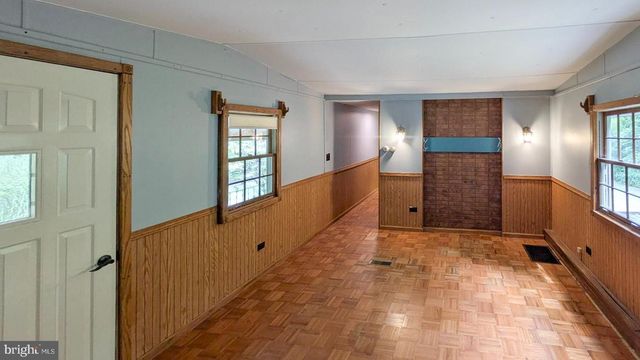 3806 LOCUST GROVE RD, Columbia, PA 17512