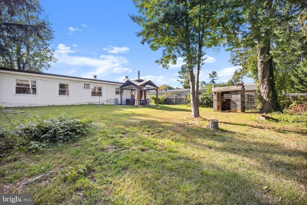 2025 S SPROUL RD, Broomall, PA 19008