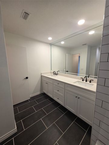 10168 Stoneleigh Drive, Benbrook, TX 76126