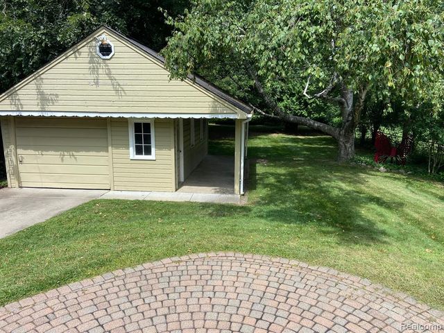 122 Royal Avenue, Royal Oak, MI 48073