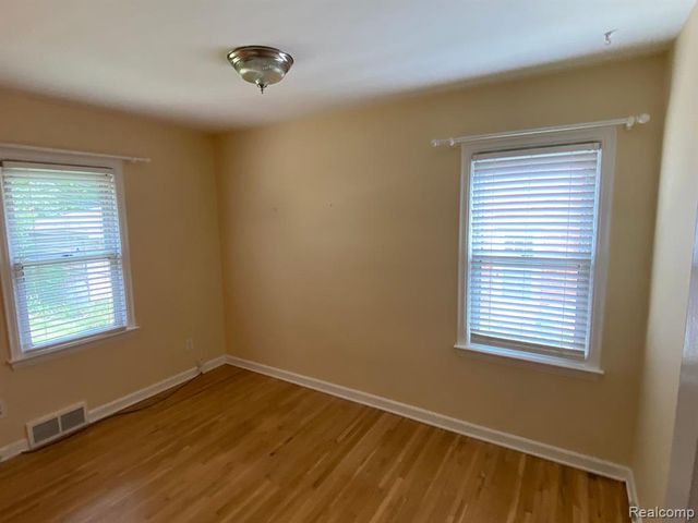 122 Royal Avenue, Royal Oak, MI 48073