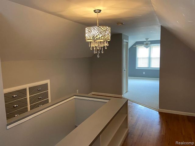 122 Royal Avenue, Royal Oak, MI 48073