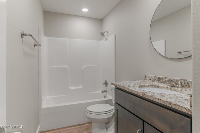 1220 Sheila Ann Drive, Carthage, MO 64836