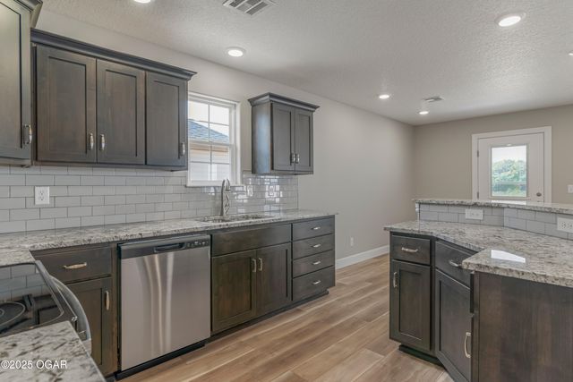 1220 Sheila Ann Drive, Carthage, MO 64836