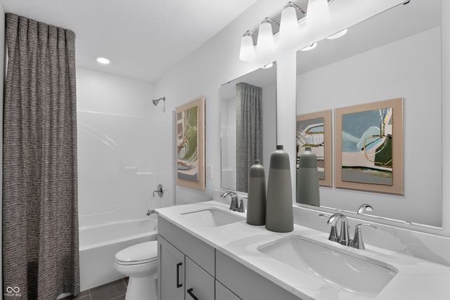 2395 Red Squirrel Way, Zionsville, IN 46077