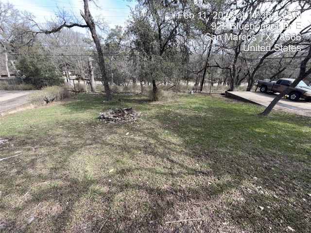 920-922 E Bluebonnet DR, San Marcos, TX 78666