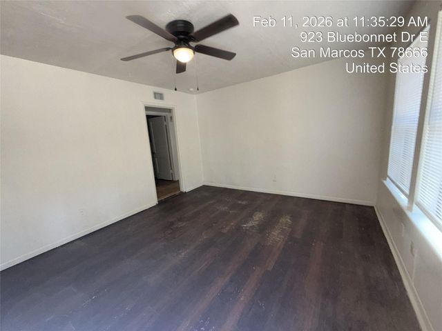 920-922 E Bluebonnet DR, San Marcos, TX 78666