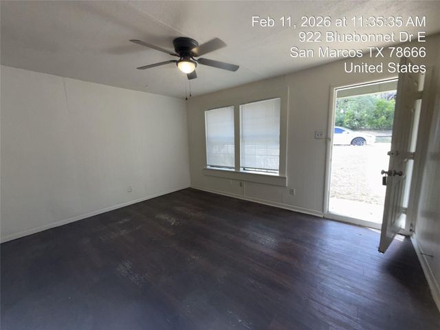 920-922 E Bluebonnet DR, San Marcos, TX 78666