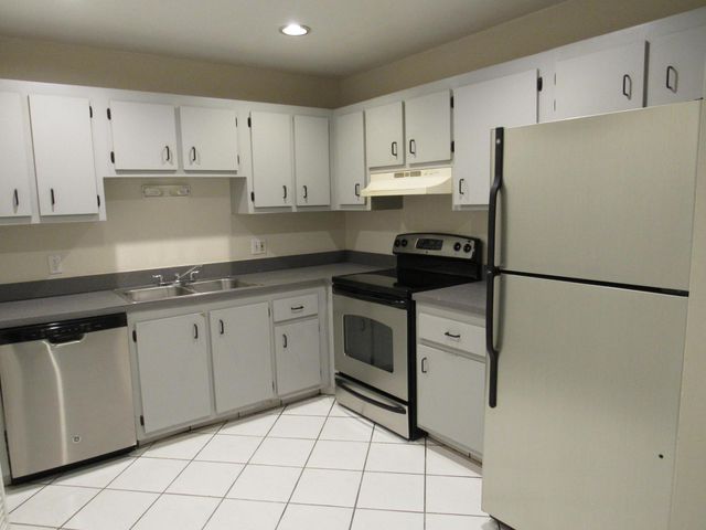 1065 Manor Drive, Palm Springs, FL 33461