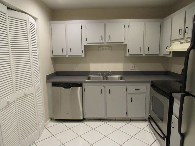 1065 Manor Drive, Palm Springs, FL 33461