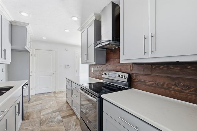 5552 N Colony Boulevard, The Colony, TX 75056