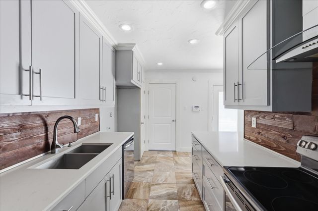 5552 N Colony Boulevard, The Colony, TX 75056