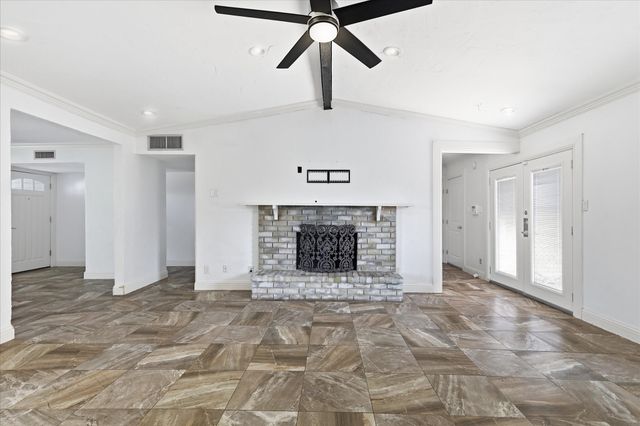 5552 N Colony Boulevard, The Colony, TX 75056