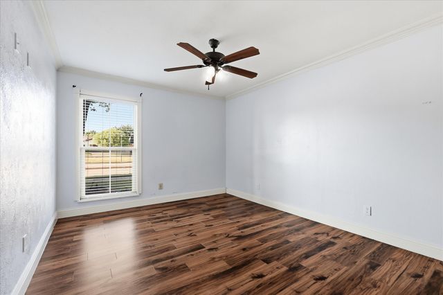 5552 N Colony Boulevard, The Colony, TX 75056