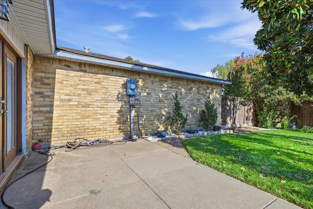 5552 N Colony Boulevard, The Colony, TX 75056