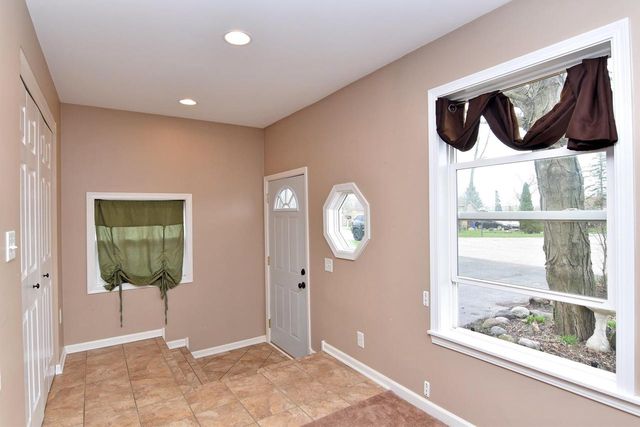 302 W Hunt AVENUE, Twin Lakes, WI 53181