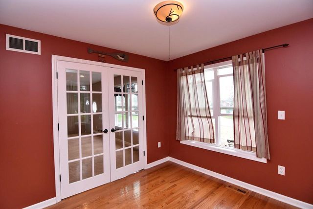 302 W Hunt AVENUE, Twin Lakes, WI 53181