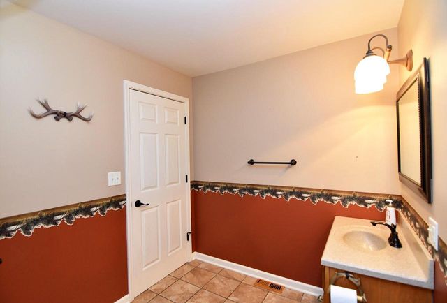 302 W Hunt AVENUE, Twin Lakes, WI 53181