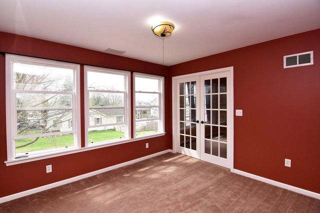 302 W Hunt AVENUE, Twin Lakes, WI 53181