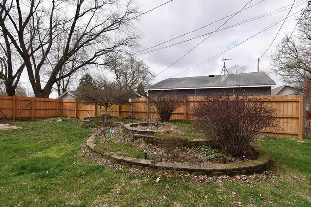 302 W Hunt AVENUE, Twin Lakes, WI 53181