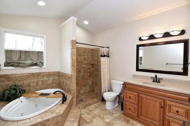 302 W Hunt AVENUE, Twin Lakes, WI 53181