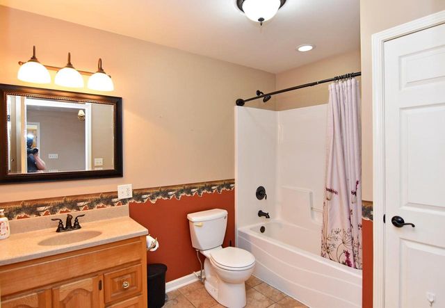 302 W Hunt AVENUE, Twin Lakes, WI 53181