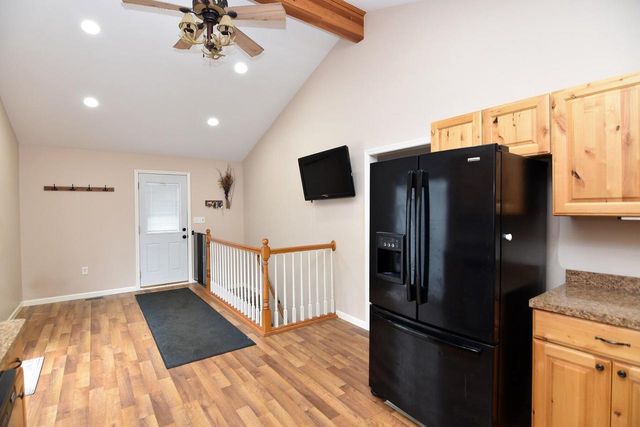 302 W Hunt AVENUE, Twin Lakes, WI 53181