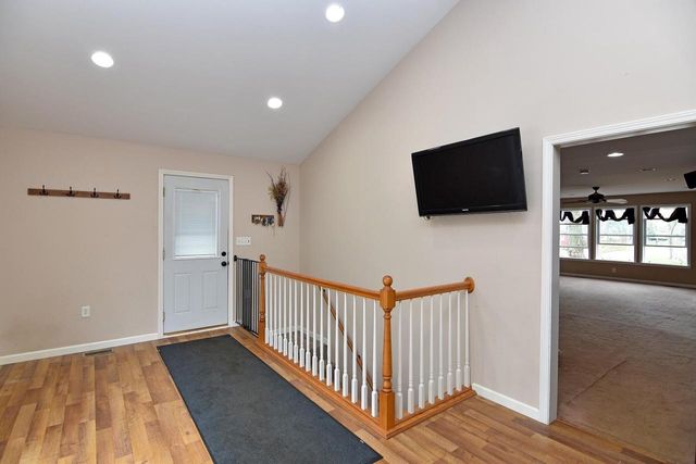 302 W Hunt AVENUE, Twin Lakes, WI 53181