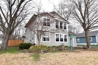 302 W Hunt AVENUE, Twin Lakes, WI 53181