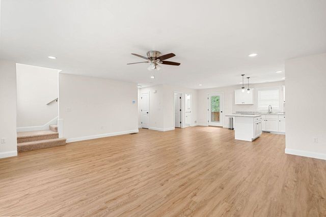 71B Terraceview Drive, Hudson, NH 03051