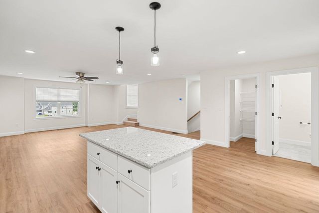 71B Terraceview Drive, Hudson, NH 03051