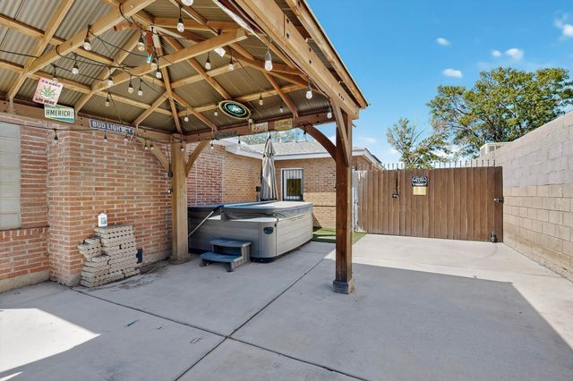 2026 Vermont Street NE, Albuquerque, NM 87110