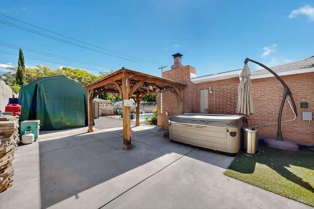2026 Vermont Street NE, Albuquerque, NM 87110