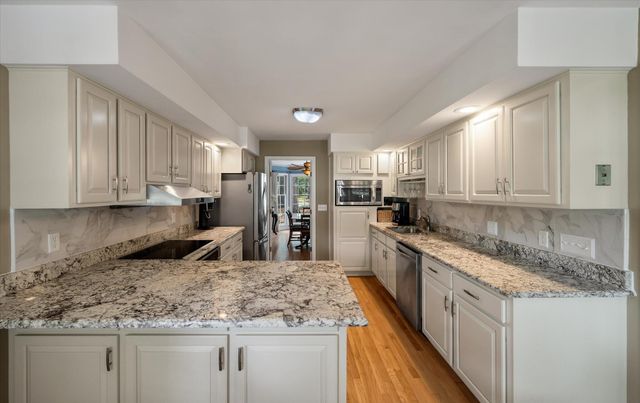 1080 Deleisseline Boulevard, Mount Pleasant, SC 29464