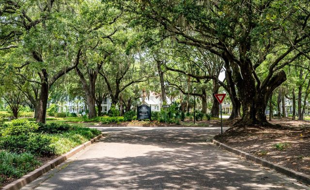 1080 Deleisseline Boulevard, Mount Pleasant, SC 29464