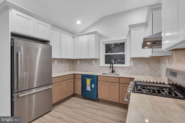 11 PLEASANT VALLEY DR, West Deptford, NJ 08096