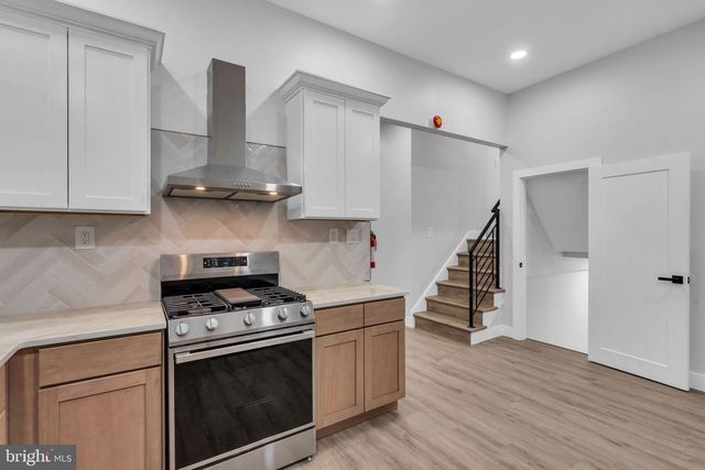 11 PLEASANT VALLEY DR, West Deptford, NJ 08096