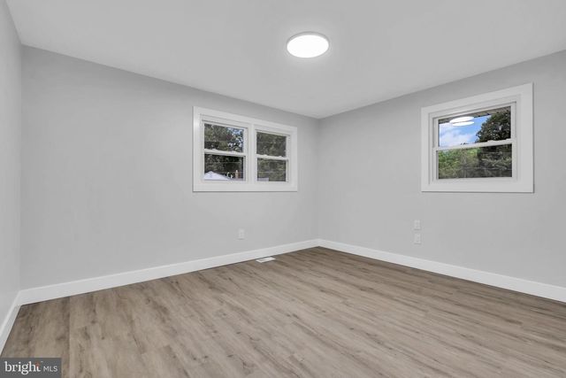 11 PLEASANT VALLEY DR, West Deptford, NJ 08096