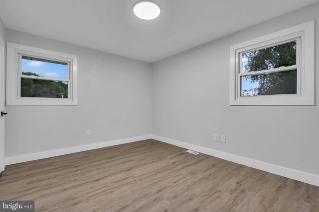 11 PLEASANT VALLEY DR, West Deptford, NJ 08096