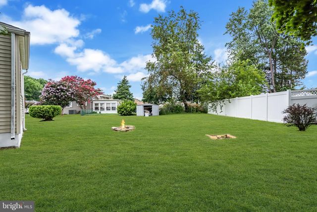 11 PLEASANT VALLEY DR, West Deptford, NJ 08096