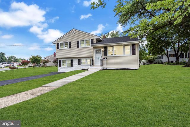 11 PLEASANT VALLEY DR, West Deptford, NJ 08096