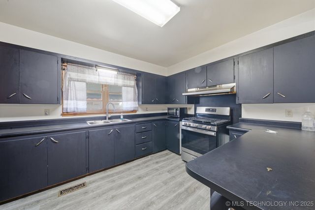 1607 A And M Drive, Okmulgee, OK 74447