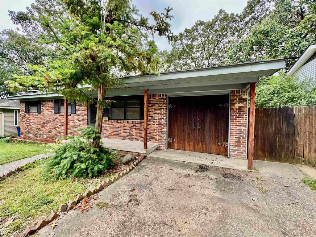 900 W 51st St, North Little Rock, AR 72118