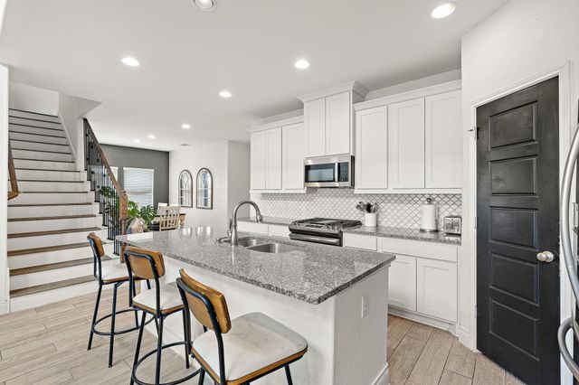 212 Estima CT, Liberty Hill, TX 78642