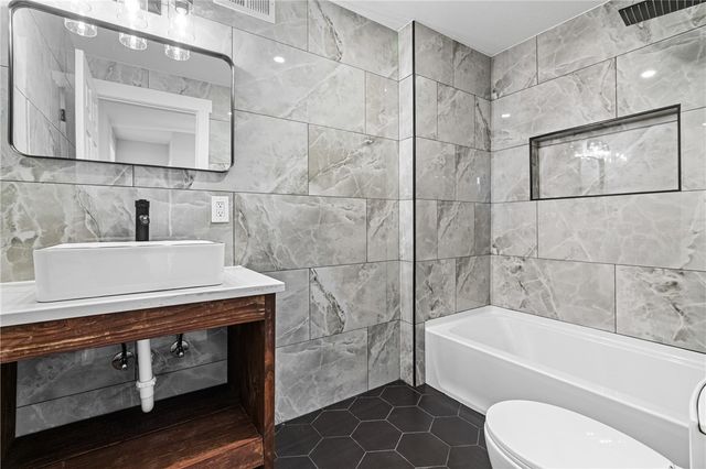 833 Spring Garden Ave, Spring Garden, PA 15212