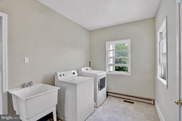 200 S ORCHARD DR, Purcellville, VA 20132