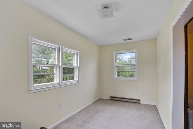 200 S ORCHARD DR, Purcellville, VA 20132