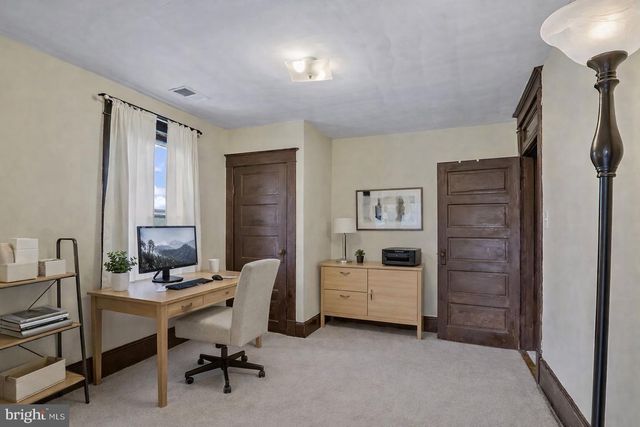 200 S ORCHARD DR, Purcellville, VA 20132