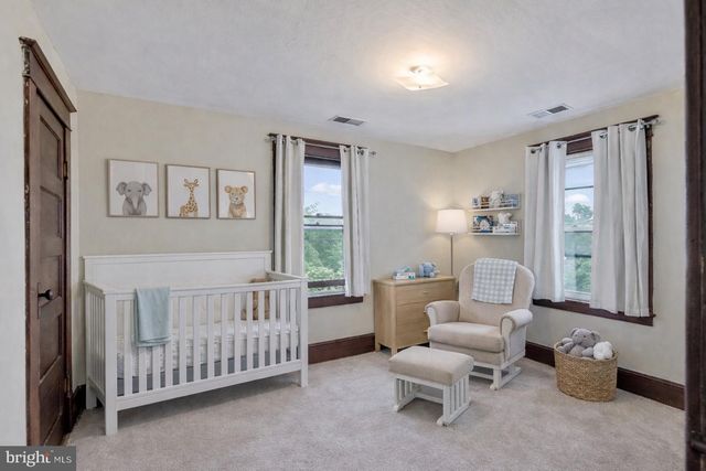 200 S ORCHARD DR, Purcellville, VA 20132